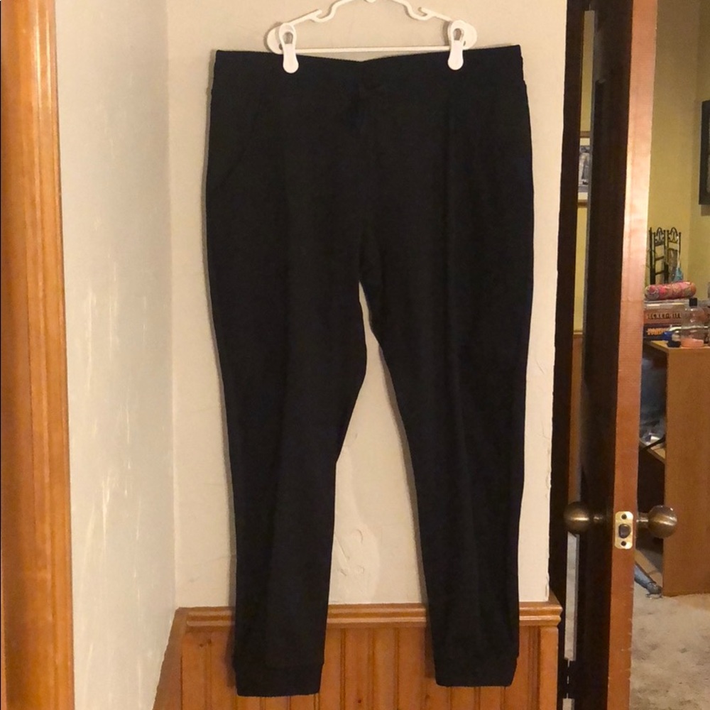 NEVER WORN/ MESH JOGGERS